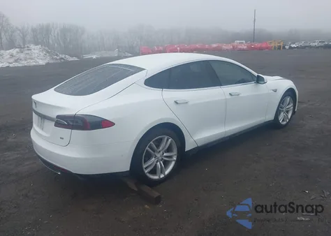 2015 Tesla Model S 60/70/85 z USA, uszkodzony, nr VIN 5YJSA1H11FFP77922